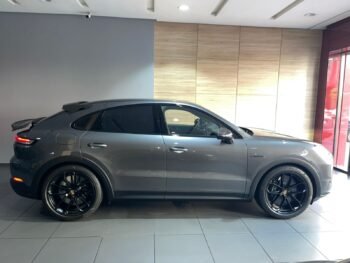 Porsche Cayenne Turbo E-Hybrid Coupé Pack GT 2025