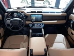 Land Rover Defender Hybrid 2025