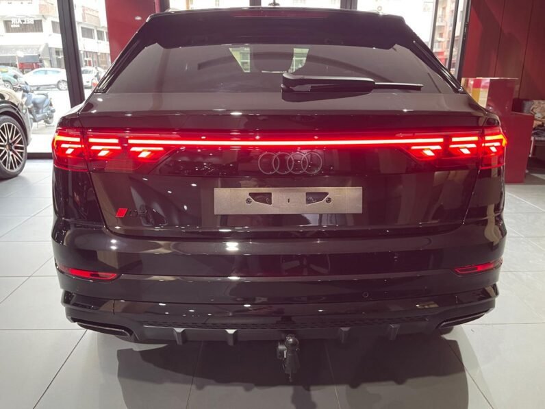 AUDI Q8 S LINE 2025