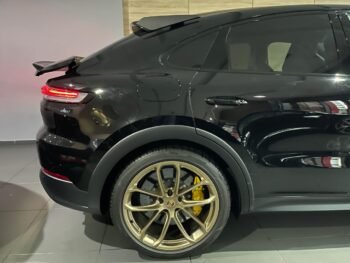 Porsche Cayenne Turbo E-Hybrid 2025
