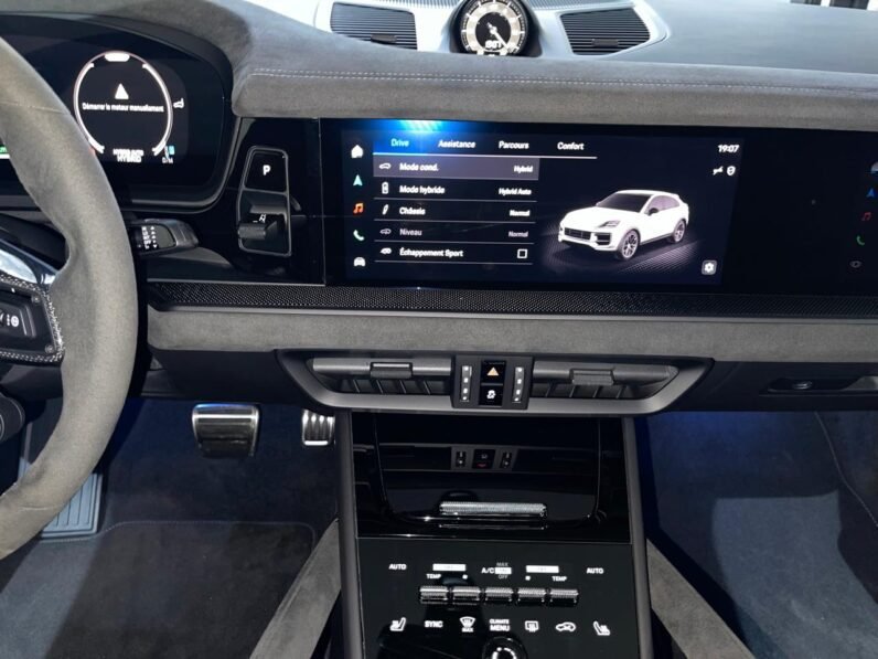 Porsche Cayenne Turbo E-Hybrid 2025