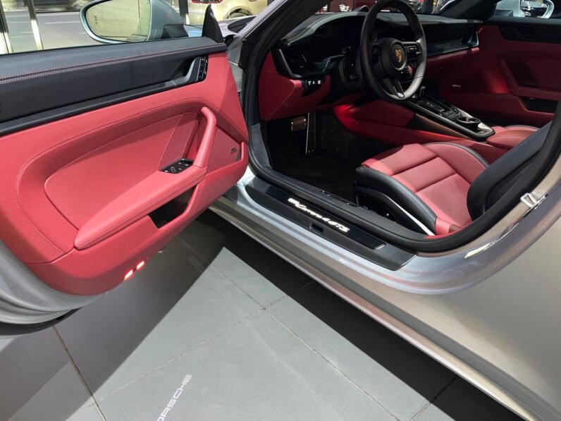 Porsche 911 Carrera 4GTS 2025