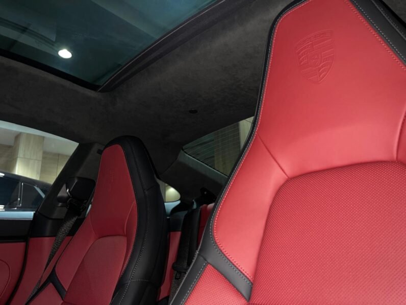 Porsche 911 Carrera 4GTS 2025