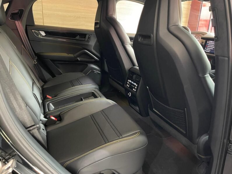Porsche Cayenne Turbo Pack GT 2025