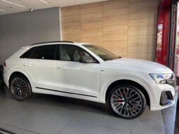 Audi Q8 S-Line 2025