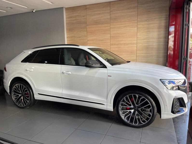 Audi Q8 S-Line 2025