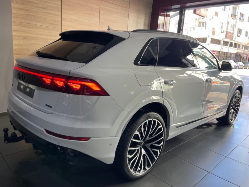 Audi Q8 S-Line 2025