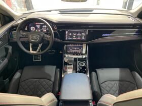 Audi Q8 S-Line 2025