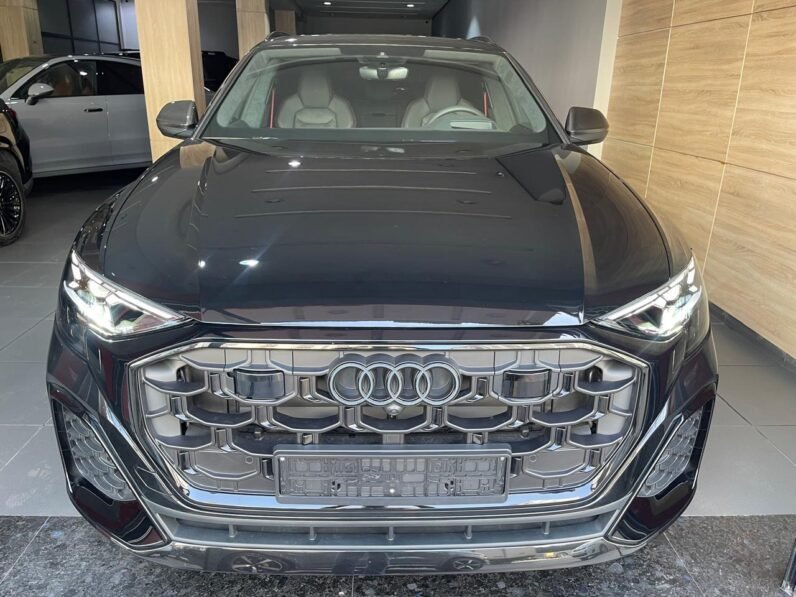 Audi SQ8 2025