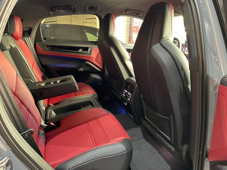 Porsche Cayenne Turbo GT 2024