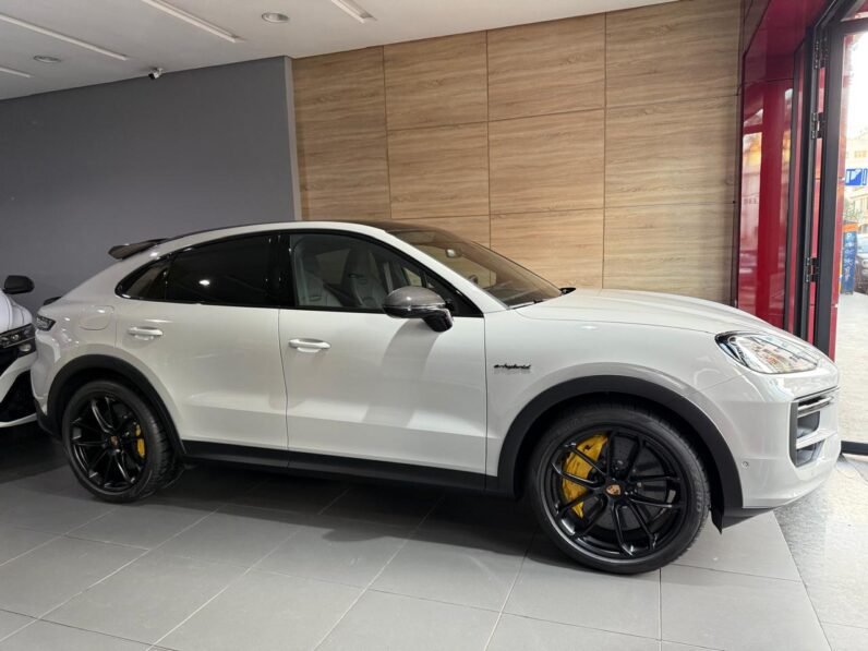 Porsche Cayenne Turbo Pack GT 2025