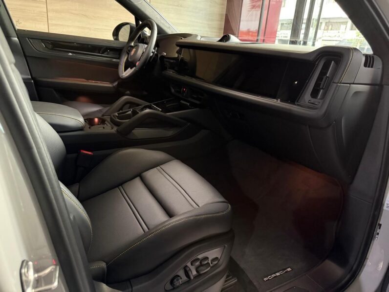 Porsche Cayenne Turbo Pack GT 2025
