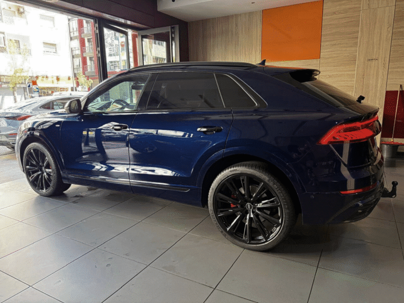 Audi Q8 S-Line 2021