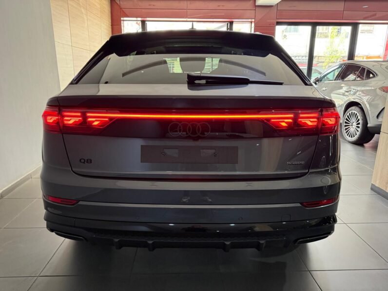 Audi Q8 S-Line 2025
