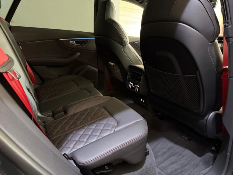 Audi Q8 S-Line 2025