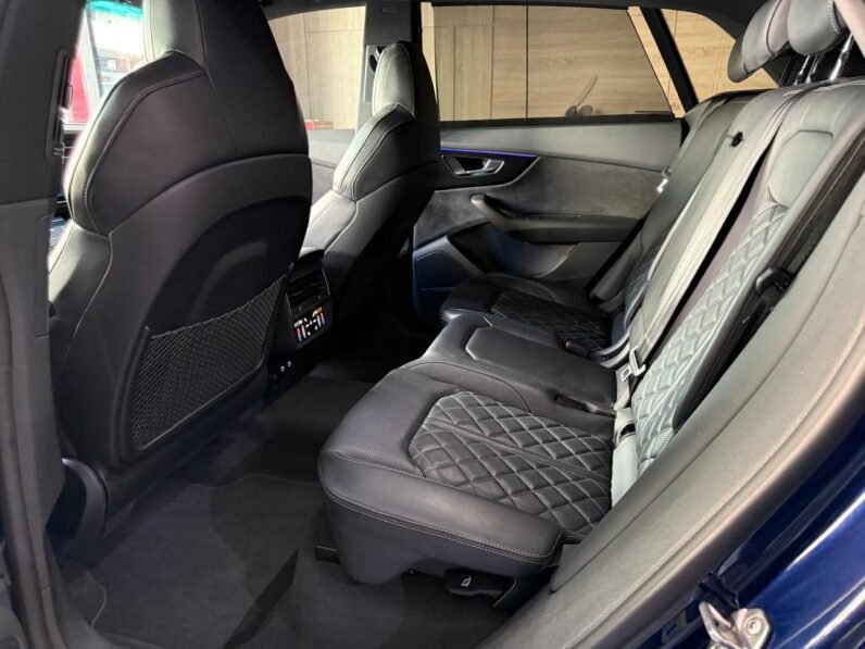 Audi Q8 S-Line 2021