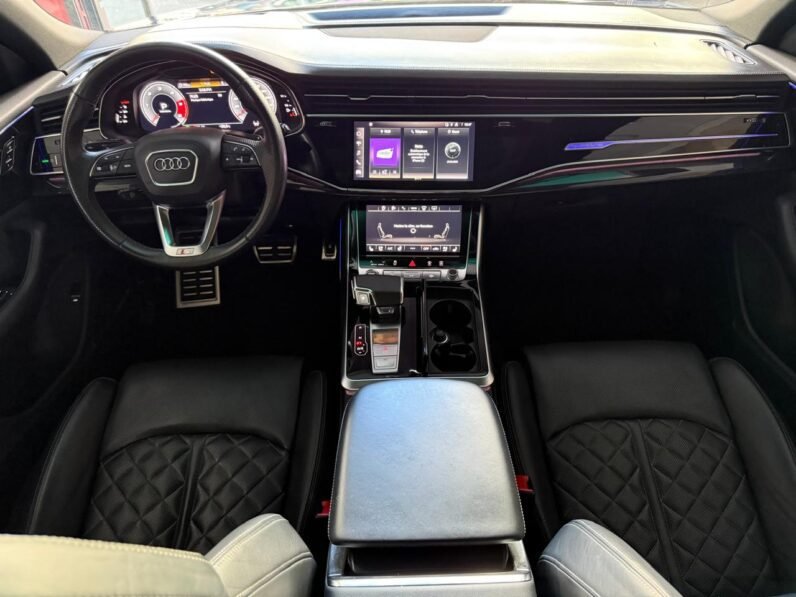 Audi Q8 S-Line 2021
