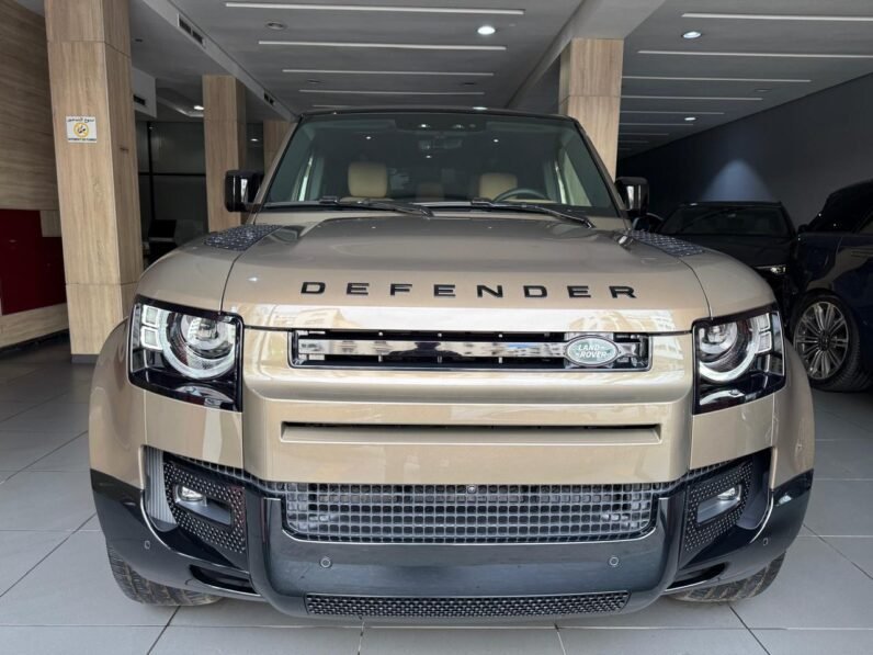 Land Rover Defender 2025