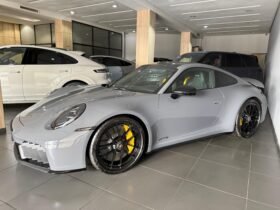 Porsche 911 Carrera 4GTS 2025
